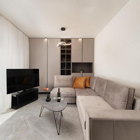 30 Senses Luxury Apartment Insight 이알리소스 외부 사진