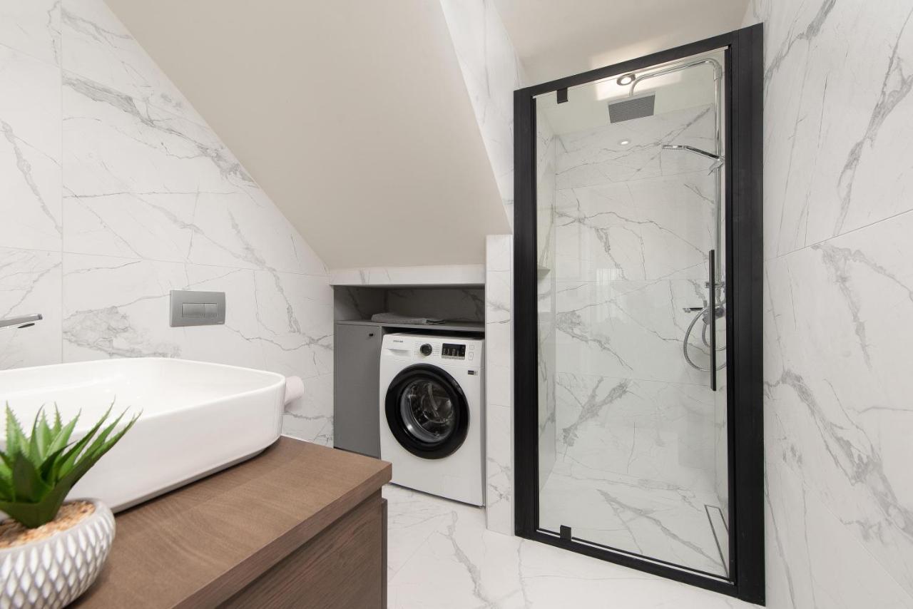 30 Senses Luxury Apartment Insight 이알리소스 외부 사진