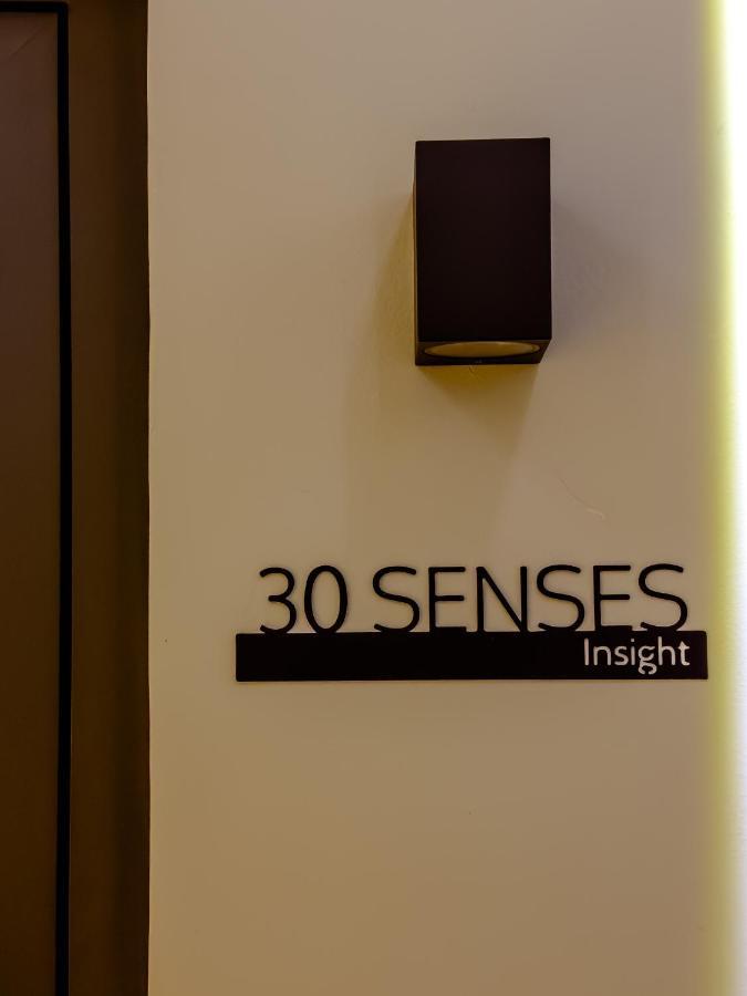 30 Senses Luxury Apartment Insight 이알리소스 외부 사진