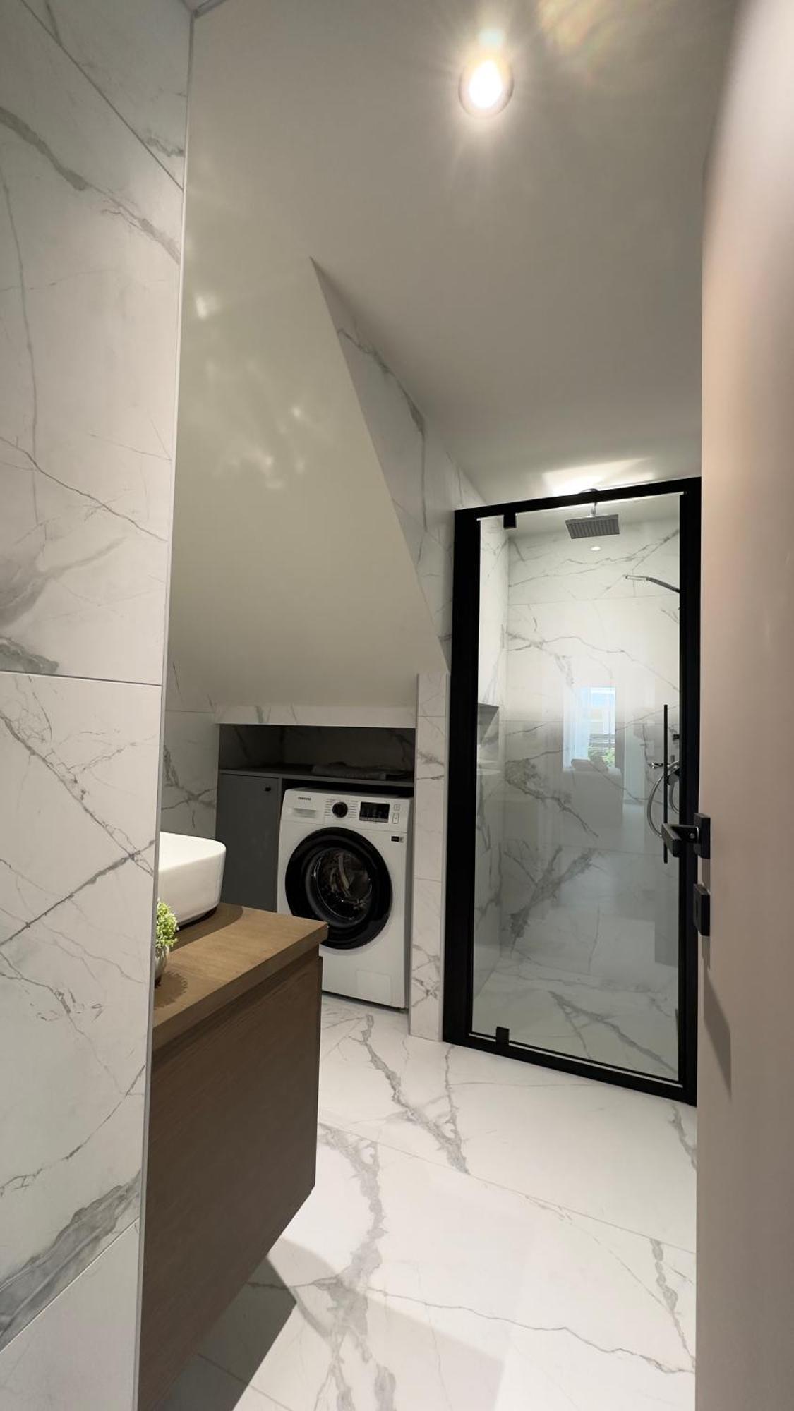 30 Senses Luxury Apartment Insight 이알리소스 외부 사진